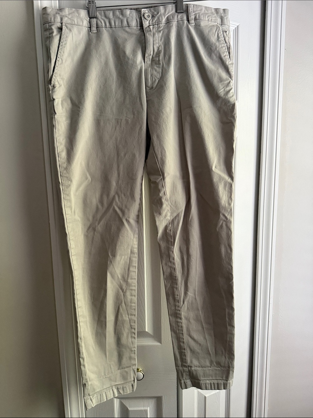 Zara Men's Straight Chinos in Light Khaki